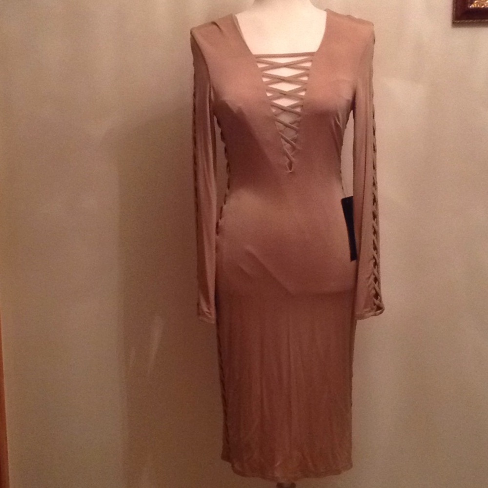 **NWT** Bebe below the knee dress